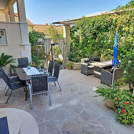 Apartman Ana-2 By Interhome Supetar