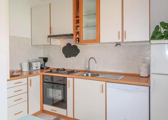 Apartamento Ana-2 By Interhome