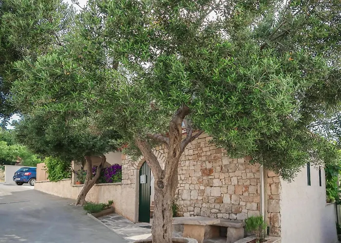 Apartamento Ana-2 By Interhome Supetar