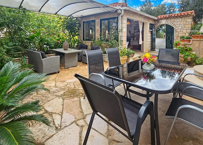 Apartamento Ana-2 By Interhome